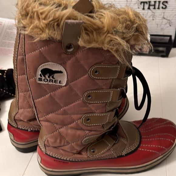 Sorel Winter Boots - Picture 10 of 12